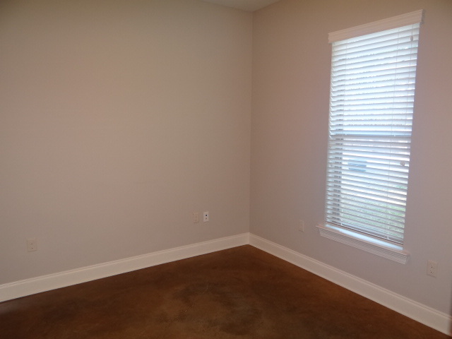 Building Photo - 28451 Longfellow Ln