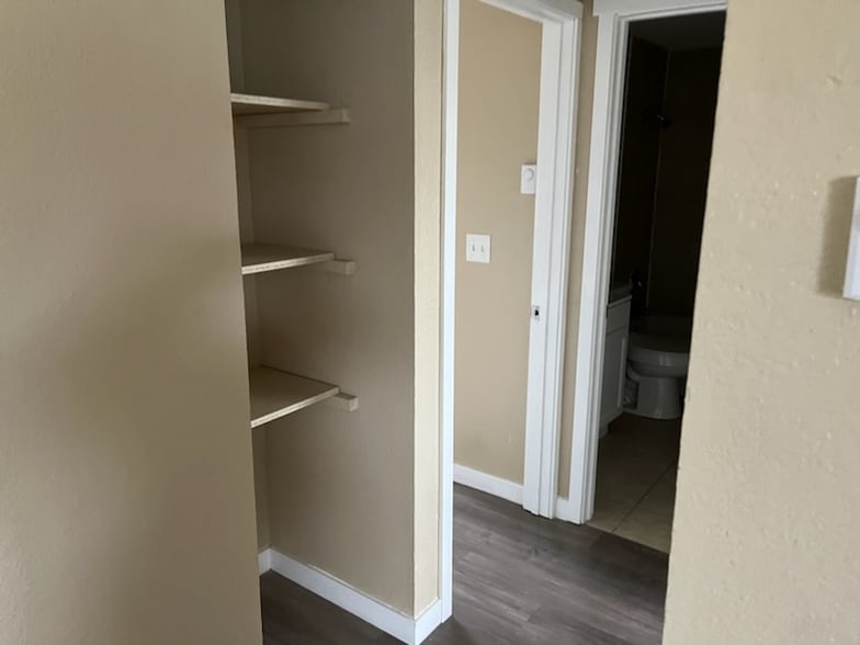 Building Photo - 1013 76 St Ct E