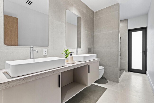 Building Photo - 2668 NW 41st St