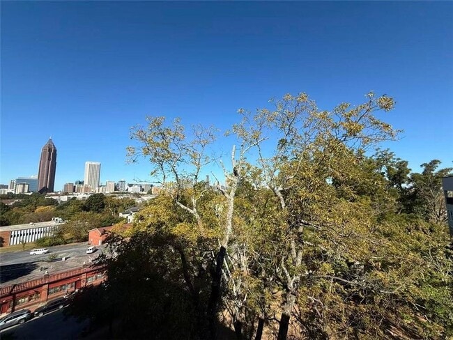 Building Photo - 525 Parkway Dr