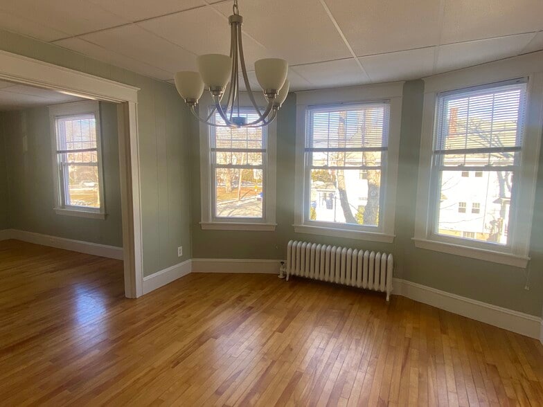 Building Photo - 60 Noyes St