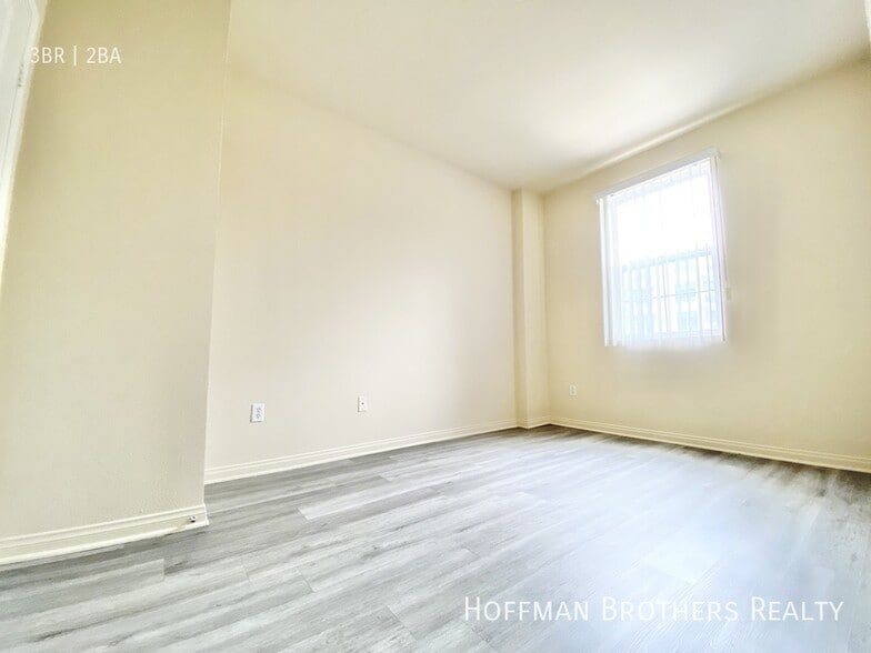 Building Photo - 2810 S Sepulveda Blvd