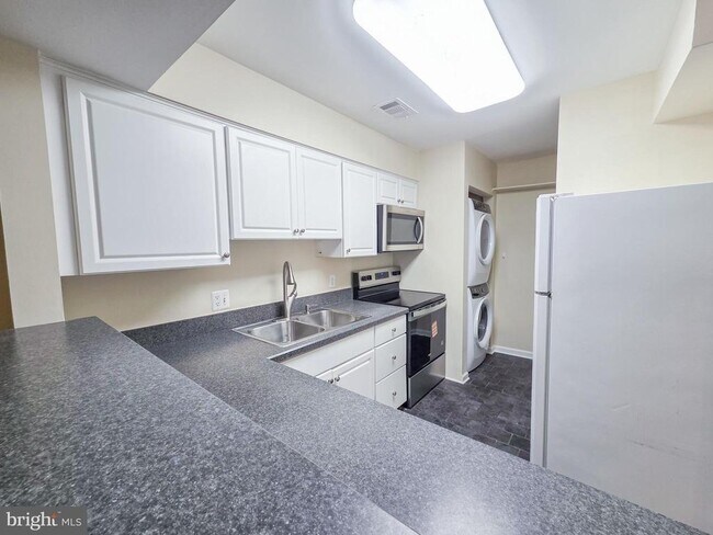 Building Photo - 10823 Hampton Mill Terrace