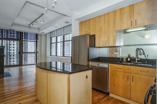 Building Photo - 212 W Washington St