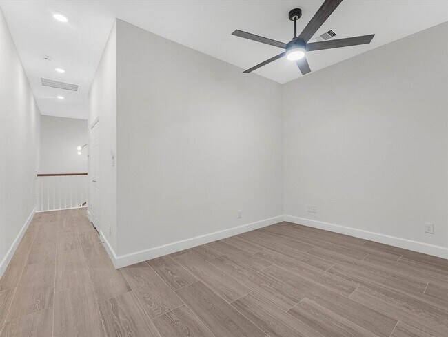 Building Photo - 603 N Milby St