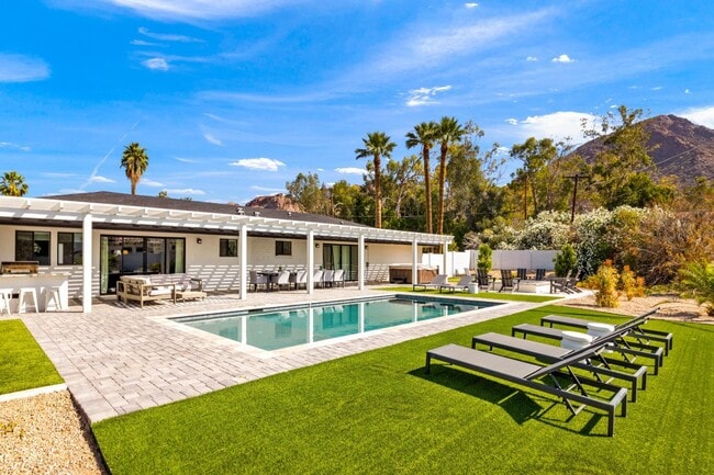 Building Photo - 4633 N 49th Pl