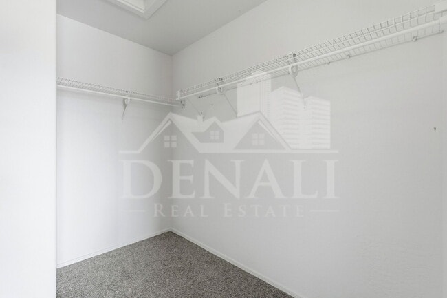 Building Photo - 8510 W Luken Way