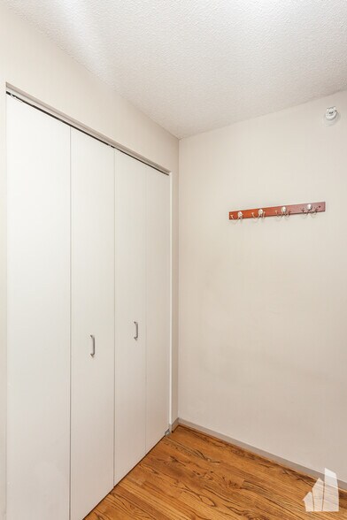 Building Photo - 2 E Erie St