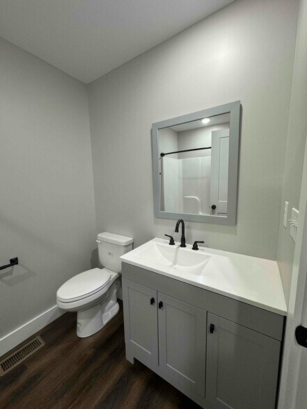 Building Photo - 56 Holloway Dr