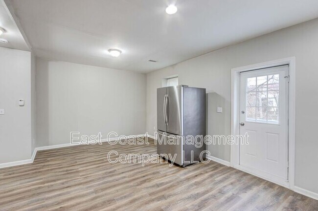 Building Photo - 2854 Oakley Ave