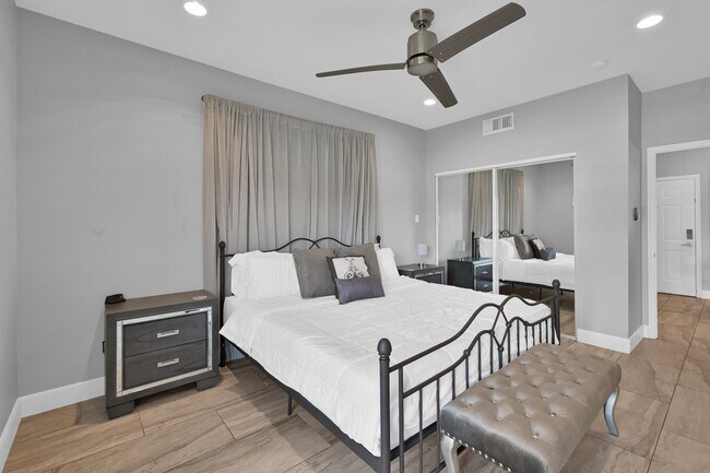 Building Photo - 12800 Melville Dr