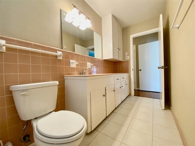 Building Photo - 1810 Mill Creek Dr