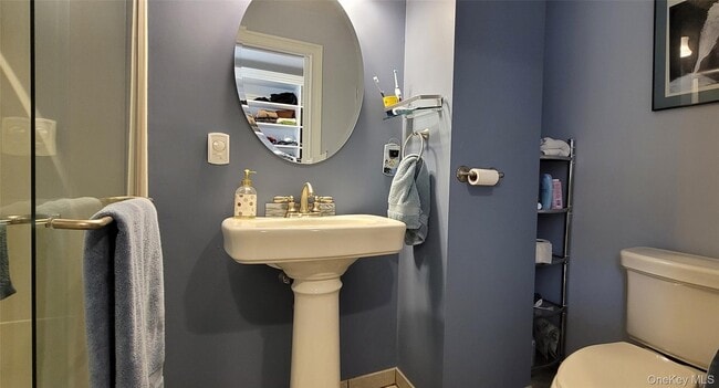 Building Photo - 23 Violet Pl