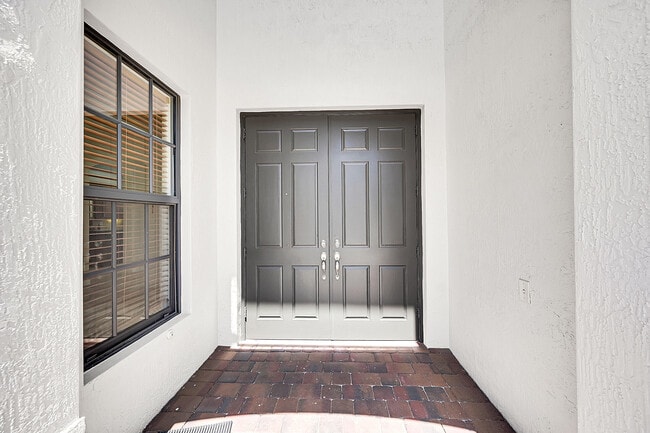 Building Photo - 16210 Rosecroft Terrace