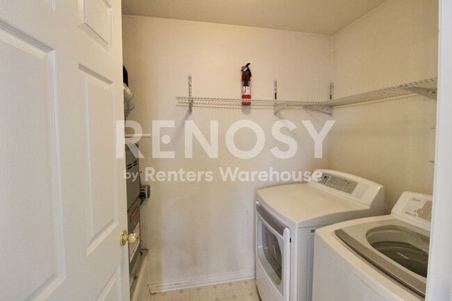 Building Photo - 3242 E 103rd Dr