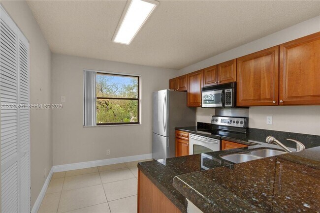Building Photo - 10105 W Sunrise Blvd