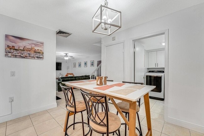 Building Photo - 2439 24th Way