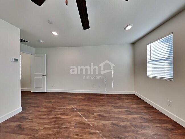 Building Photo - 298 Austin Bellerose Place