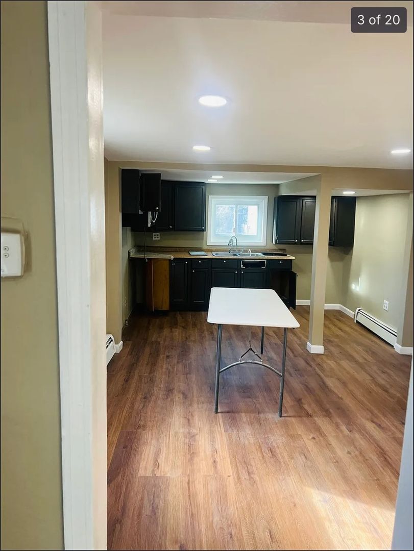 Building Photo - 557 Lawrence St