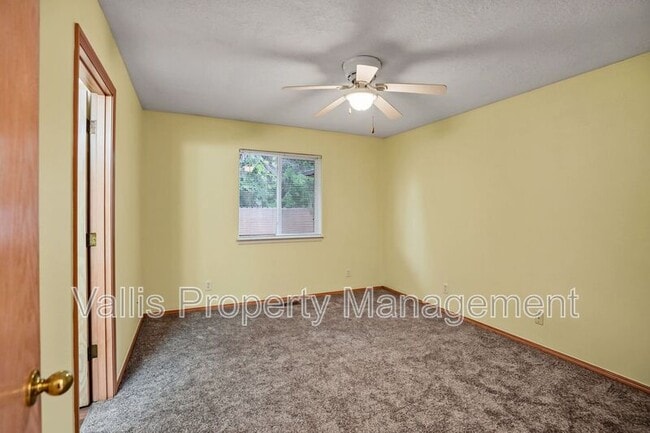 Building Photo - 4519 Gracie Ln N