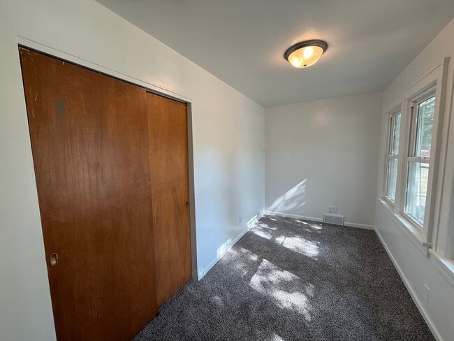 Building Photo - 707 17th St NW