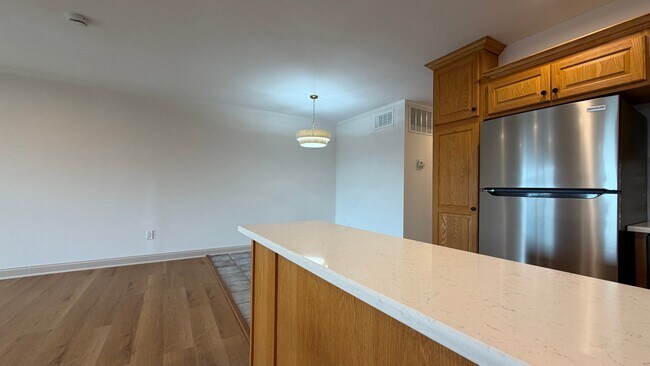 Building Photo - 9168 Ellie Dr