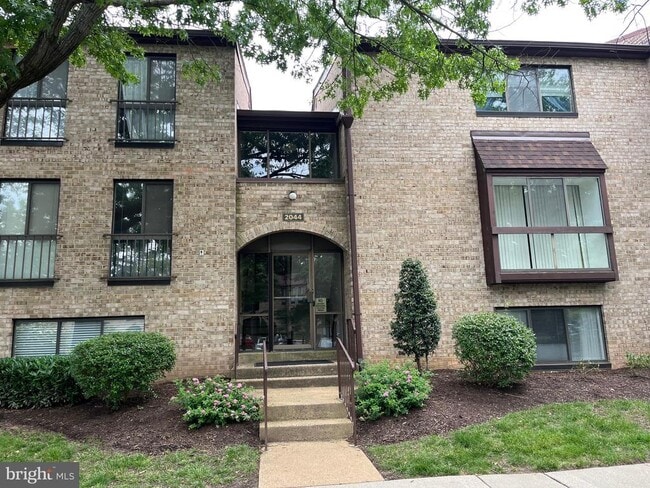Primary Photo - 2044 Royal Fern Ct