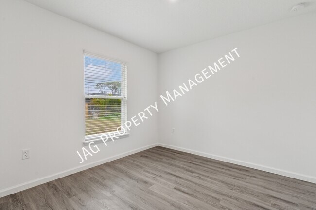 Building Photo - 271 Christensen Ave SE