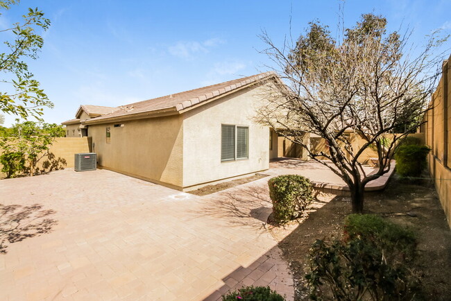 Building Photo - 1097 W Desert Hills Dr