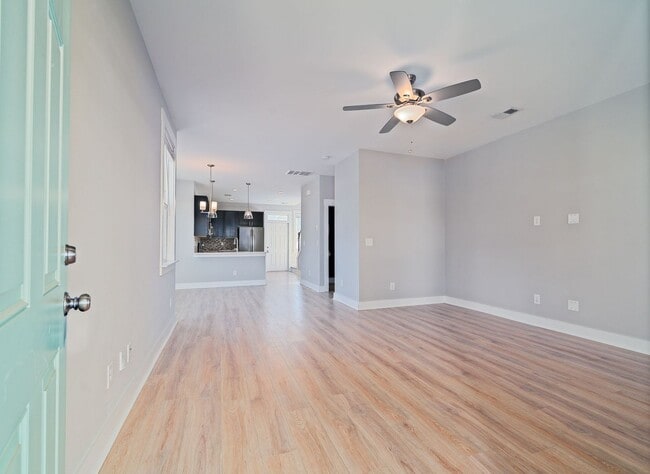 Building Photo - Peaceful Park Circle Retreat