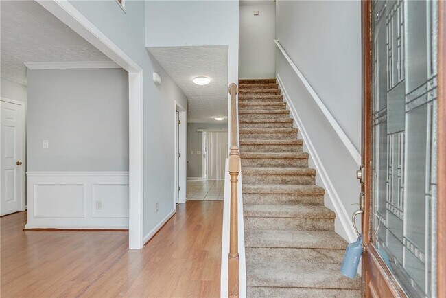 Building Photo - 3337 Baymount Way