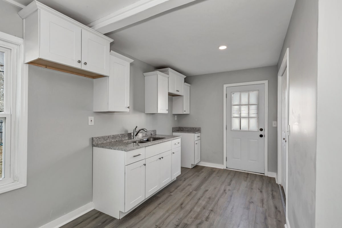 Building Photo - 2206 Walnut St SW