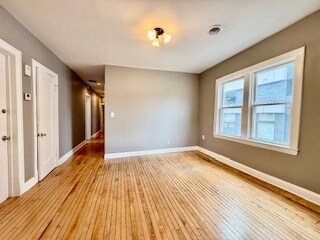 Building Photo - 831 N Ashland Ave