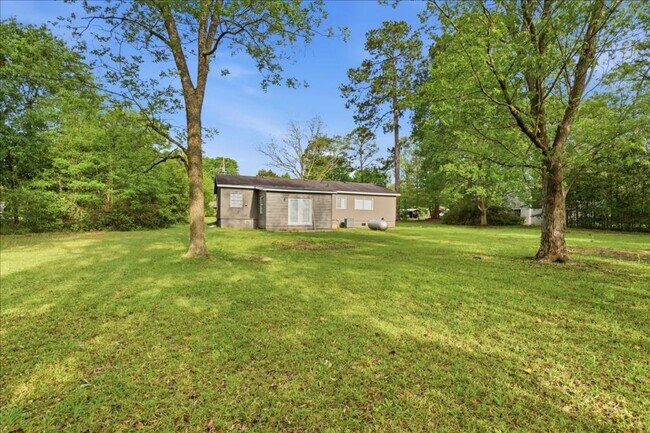 Building Photo - 526 Ochlahatchee Dr
