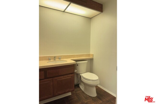 Building Photo - 1655 Selby Ave