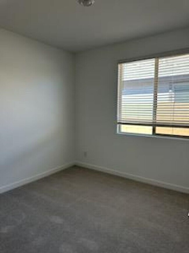 Building Photo - 24687 N 170th Dr