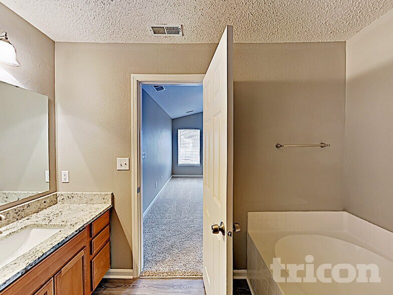 Building Photo - 5635 High Timber Ln