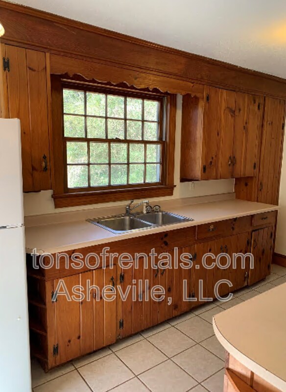 Building Photo - 250 Chestnut St