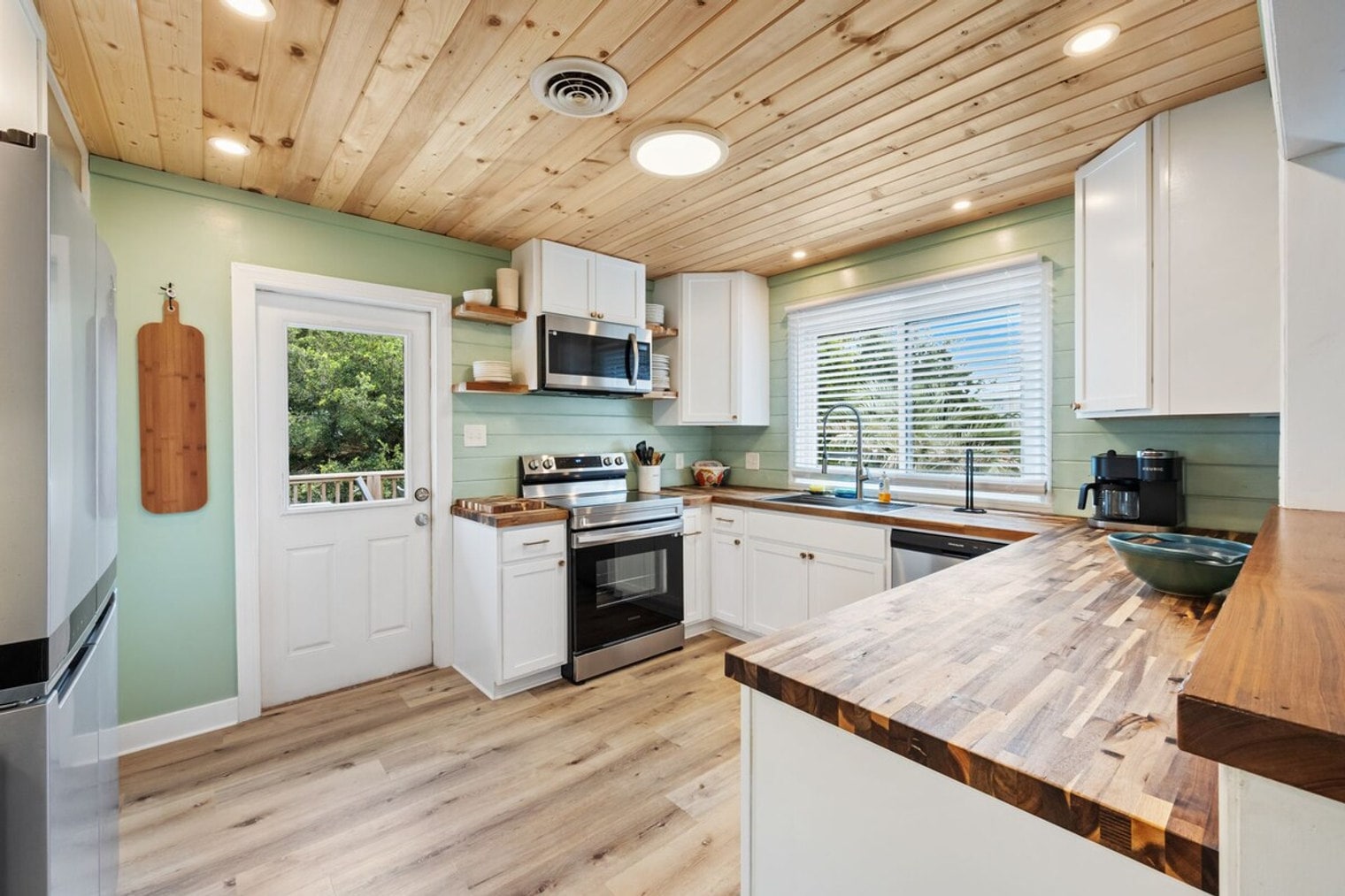 Building Photo - 165 Pioneer Loop