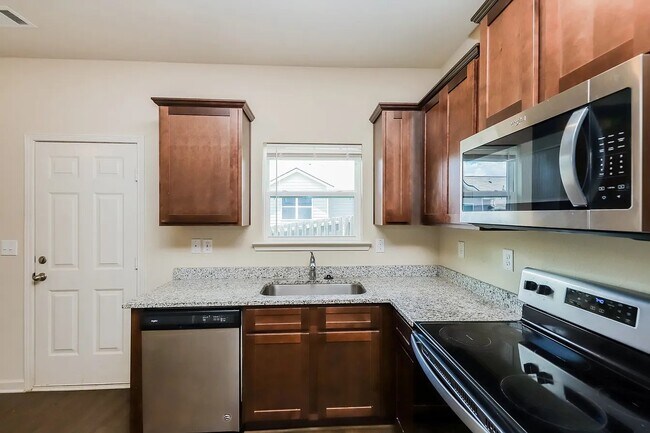 Building Photo - 509 Highwood Ln