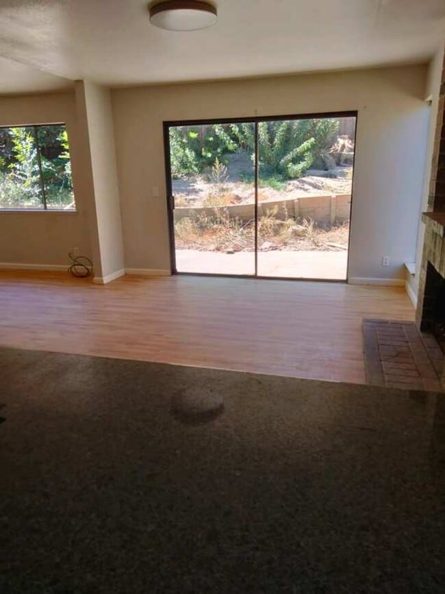 Building Photo - Beautiful 3/2 Home in Great Neighborhood!!