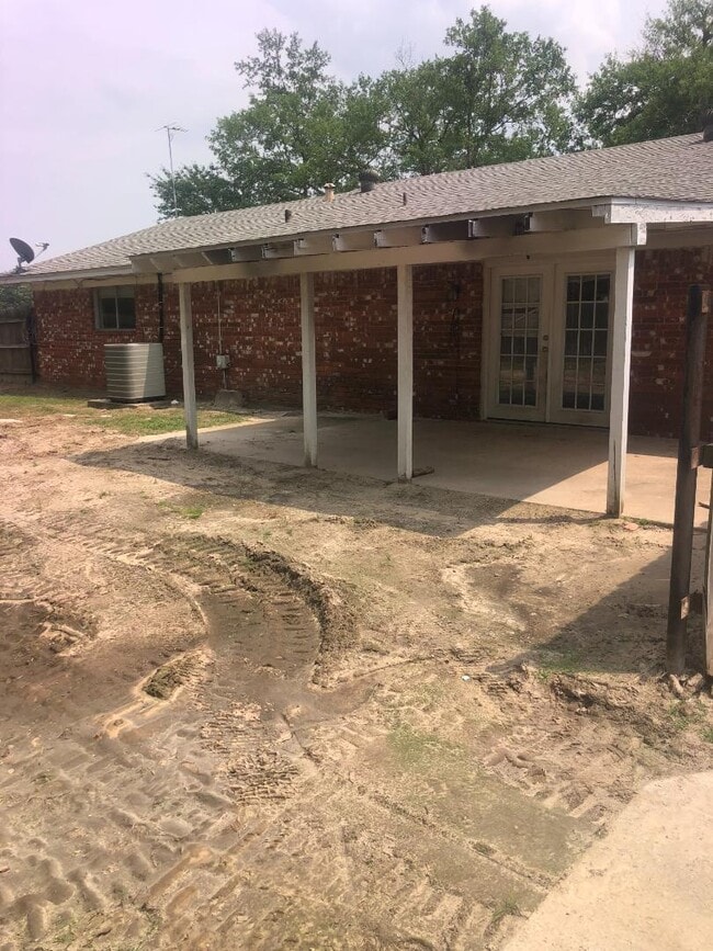 Building Photo - 297 Glendon St