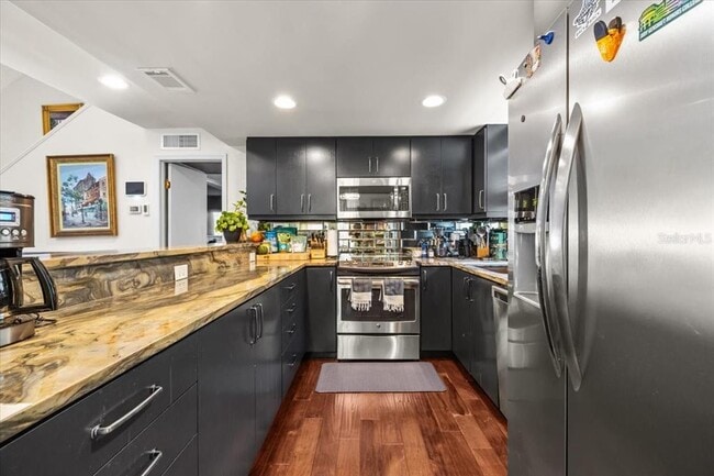 Building Photo - 2903 W Bay Ct Ave