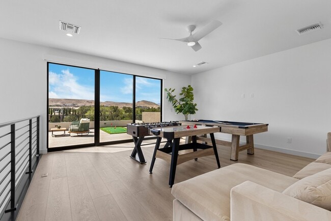 Building Photo - 4053 Heron Fairway Dr