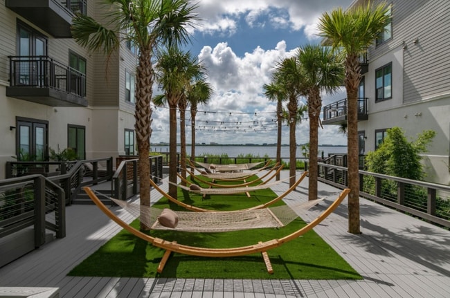 Building Photo - 7614 W Courtney Campbell Causeway