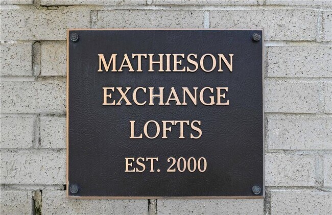 Building Photo - 3180 Mathieson Dr NE