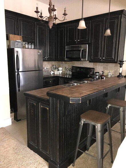 Building Photo - 18 N Olive Ave