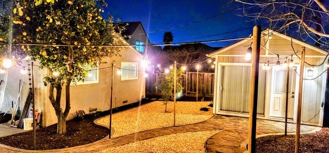 Building Photo - 40825 Robin St