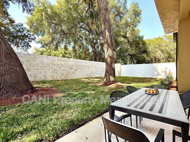 Building Photo - 728 Ellwood Ave