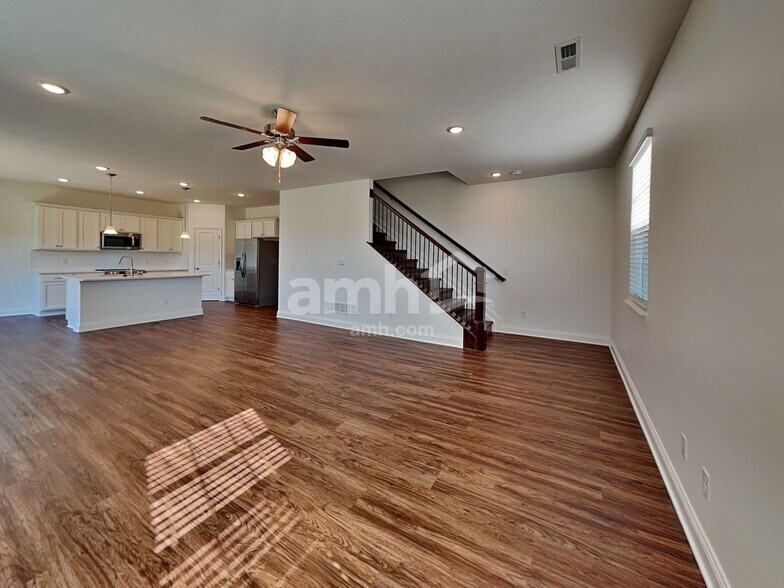 Building Photo - 8434 Northpoint Dr